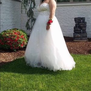 Wedding dress/prom